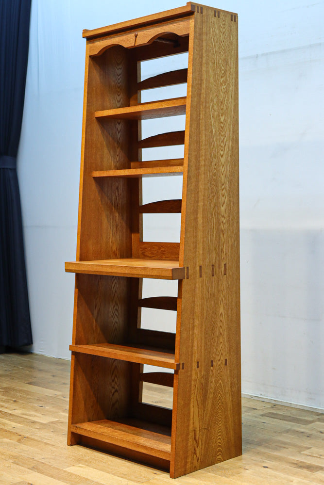 落ち着いた佇まいが上品な飾り棚BB3251