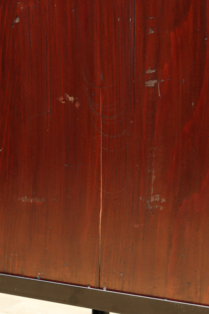 大振りの装飾金具が見事なアイアンフレーム付き庄内衣裳箪笥　BB3253