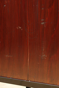 大振りの装飾金具が見事なアイアンフレーム付き庄内衣裳箪笥　BB3253