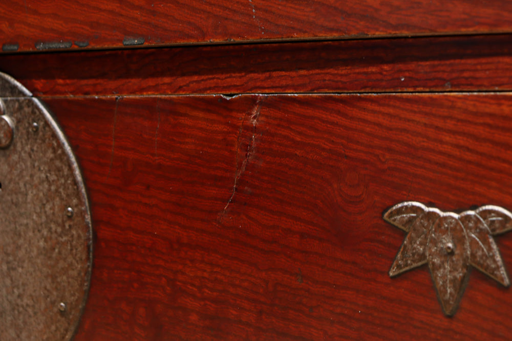 稀少幅サイズ‼︎美しい光沢感が時代の貫禄を感じさせるアイアンフレーム付き二本松衣裳箪笥　BB3254