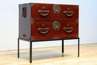 稀少幅サイズ‼︎美しい光沢感が時代の貫禄を感じさせるアイアンフレーム付き二本松衣裳箪笥　BB3254