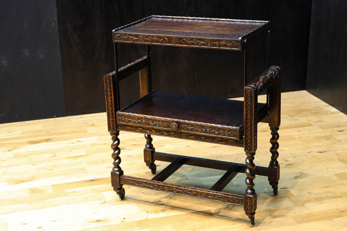 レリーフ彫刻で飾られたエレガントなワゴン　BB3256