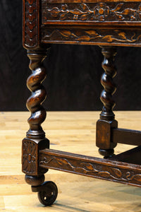 レリーフ彫刻で飾られたエレガントなワゴン　BB3256