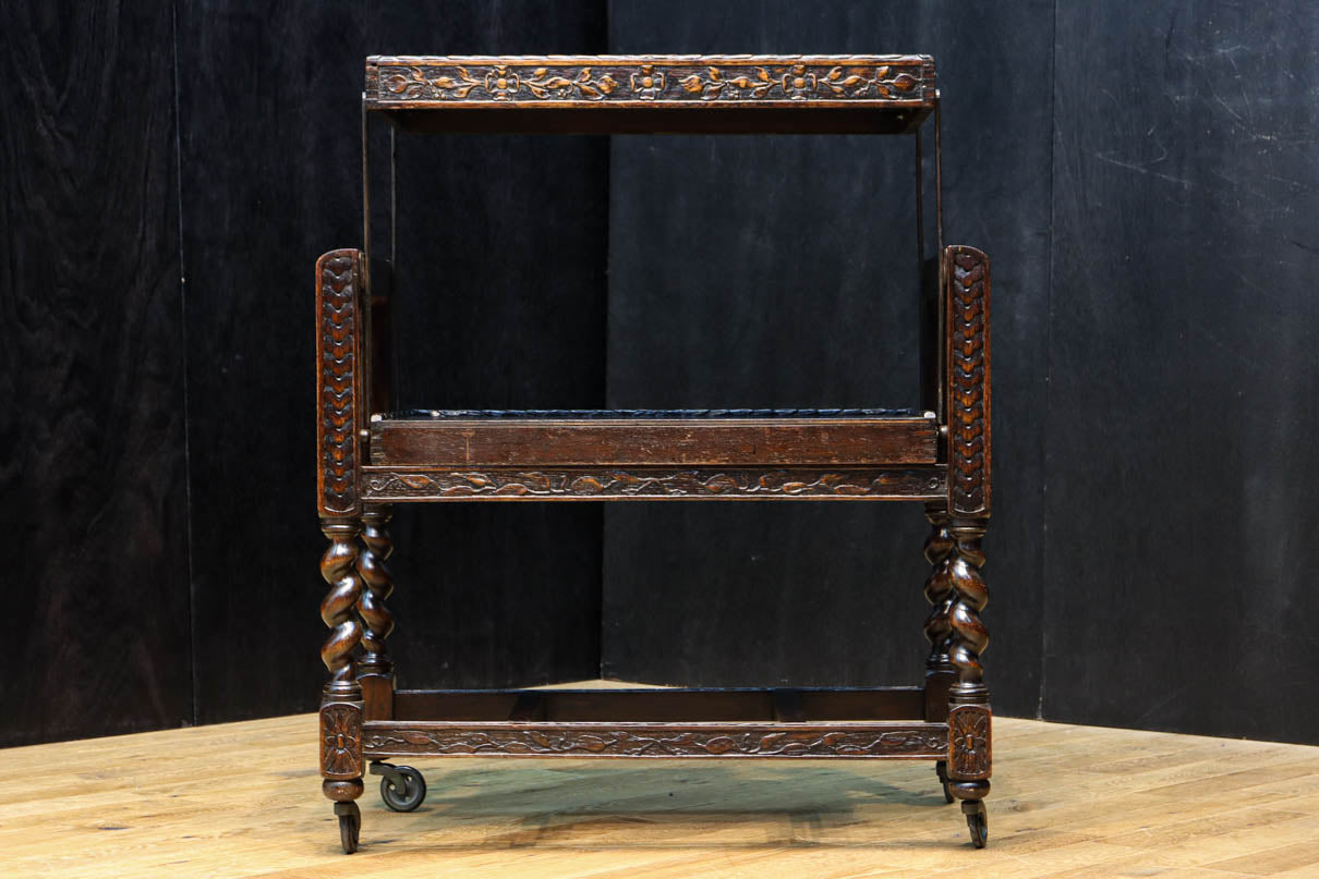 レリーフ彫刻で飾られたエレガントなワゴン　BB3256