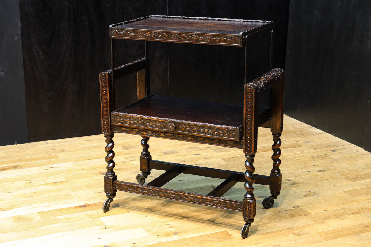 レリーフ彫刻で飾られたエレガントなワゴン　BB3256