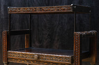 レリーフ彫刻で飾られたエレガントなワゴン　BB3256