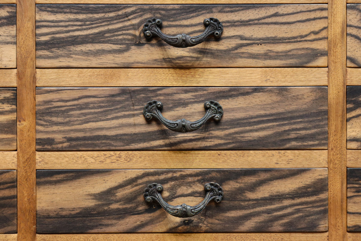 大珍品！！引き出し88杯を備えた黒柿の味わいが素敵な圧巻の大容量収納箪笥BB3258