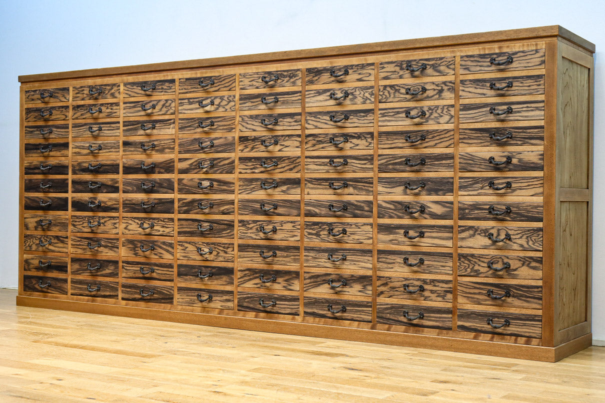 大珍品！！引き出し88杯を備えた黒柿の味わいが素敵な圧巻の大容量収納箪笥BB3258