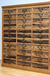 大珍品！！引き出し88杯を備えた黒柿の味わいが素敵な圧巻の大容量収納箪笥BB3258