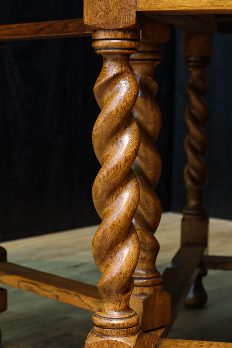 優美な杢目の上質感漂うツイストレッグのバタフライテーブル　BB3268