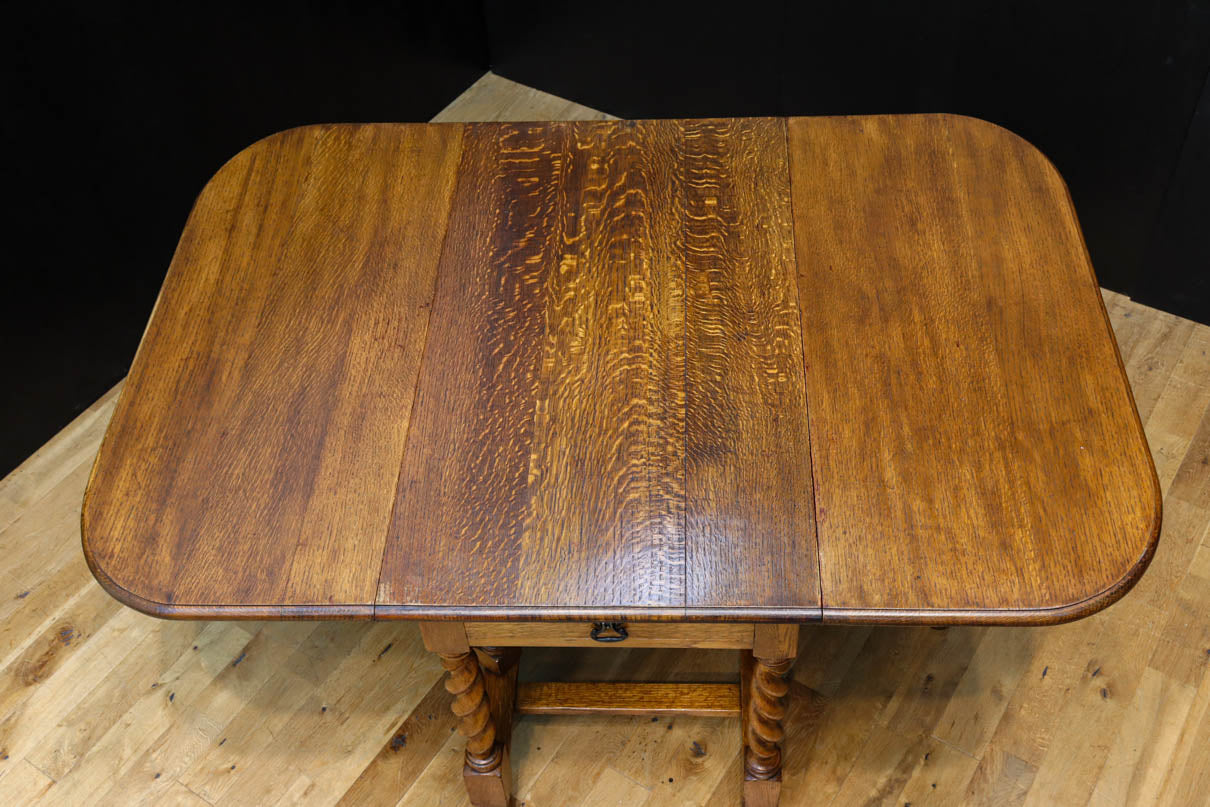 優美な杢目の上質感漂うツイストレッグのバタフライテーブル　BB3268