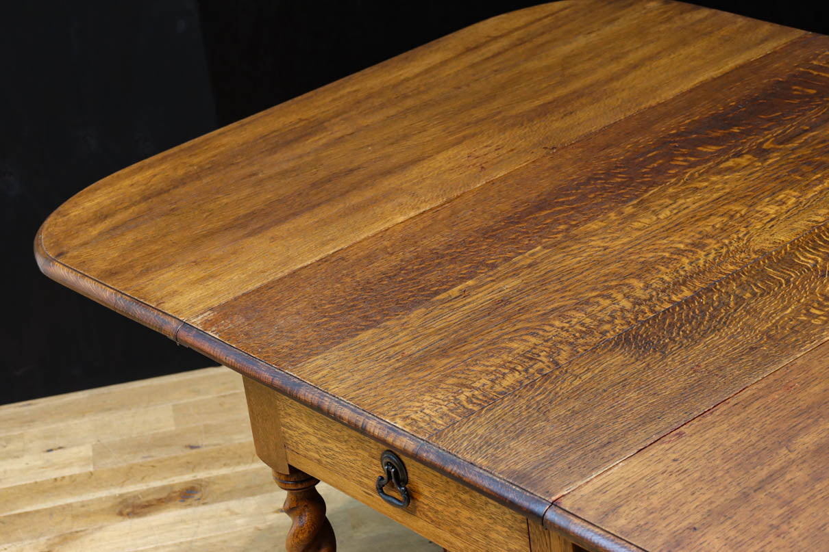 優美な杢目の上質感漂うツイストレッグのバタフライテーブル　BB3268