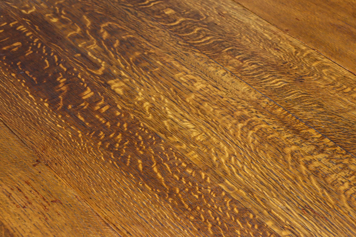 優美な杢目の上質感漂うツイストレッグのバタフライテーブル　BB3268