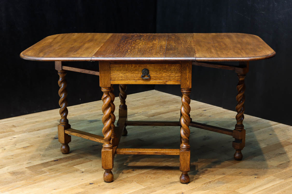 優美な杢目の上質感漂うツイストレッグのバタフライテーブル　BB3268