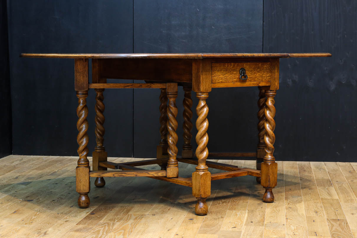 優美な杢目の上質感漂うツイストレッグのバタフライテーブル　BB3268