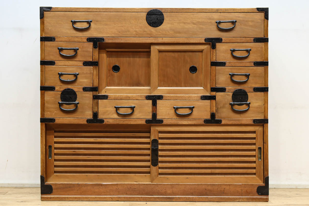 Merchant Chest BB3270