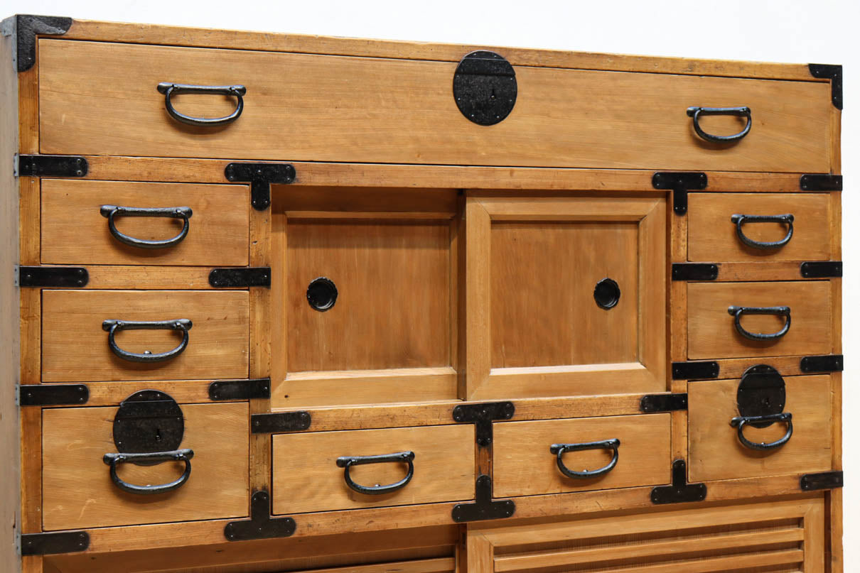 Merchant Chest BB3270