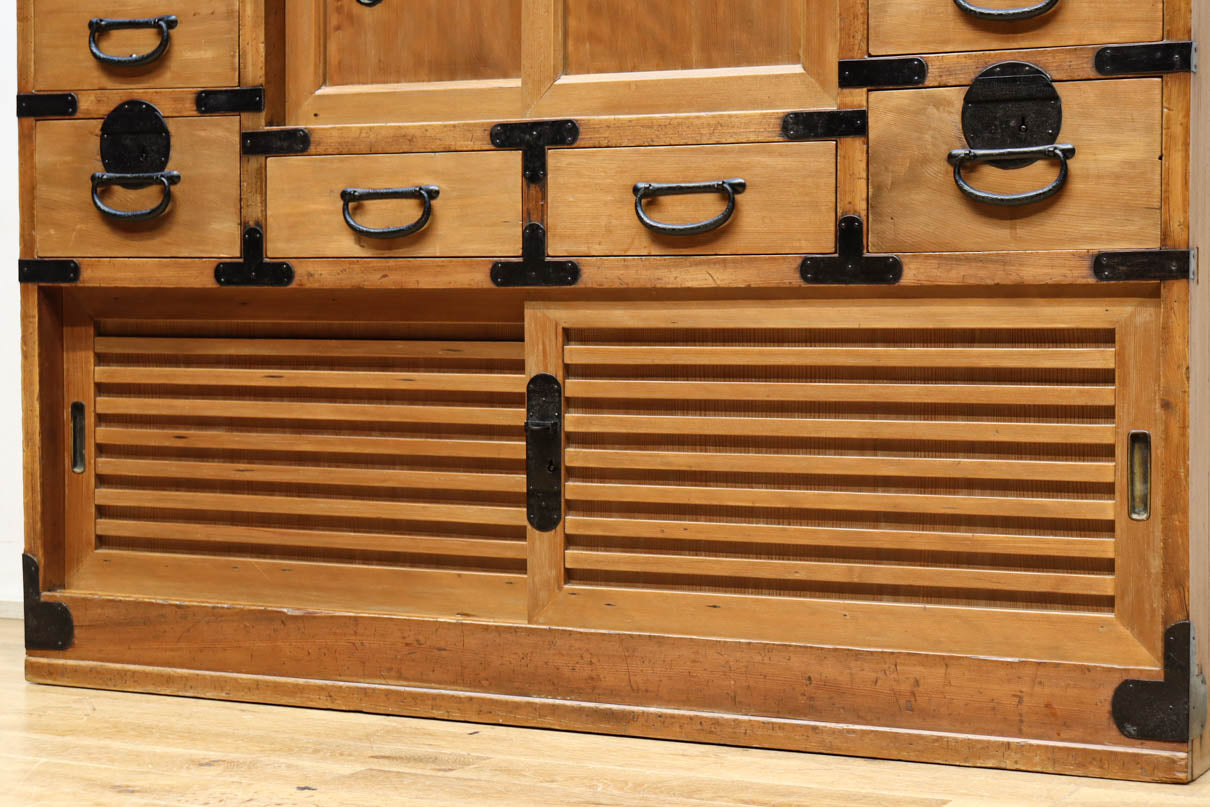 Merchant Chest BB3270