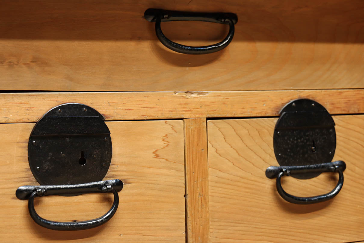 Merchant Chest BB3270