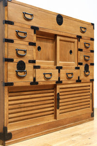 Merchant Chest BB3270