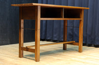 レトロな面持ちあるシンプルな作業台　BB3275