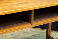 レトロな面持ちあるシンプルな作業台　BB3275