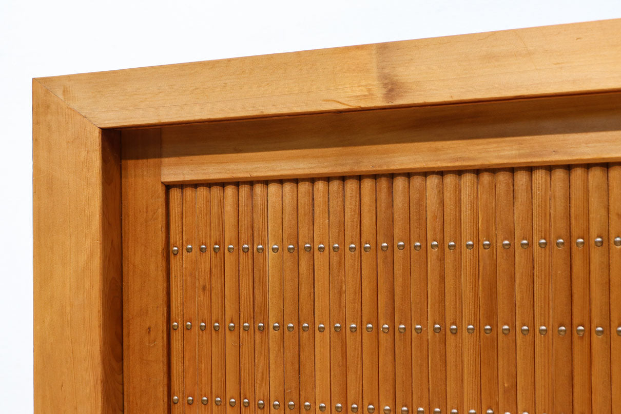 稀少！！繊細に丸く面取りされた格子が上品な木地近江水屋箪笥　BB3293