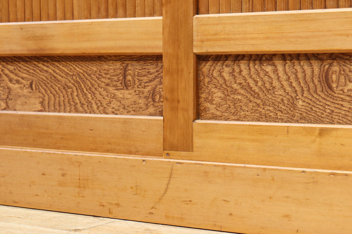 稀少！！繊細に丸く面取りされた格子が上品な木地近江水屋箪笥　BB3293