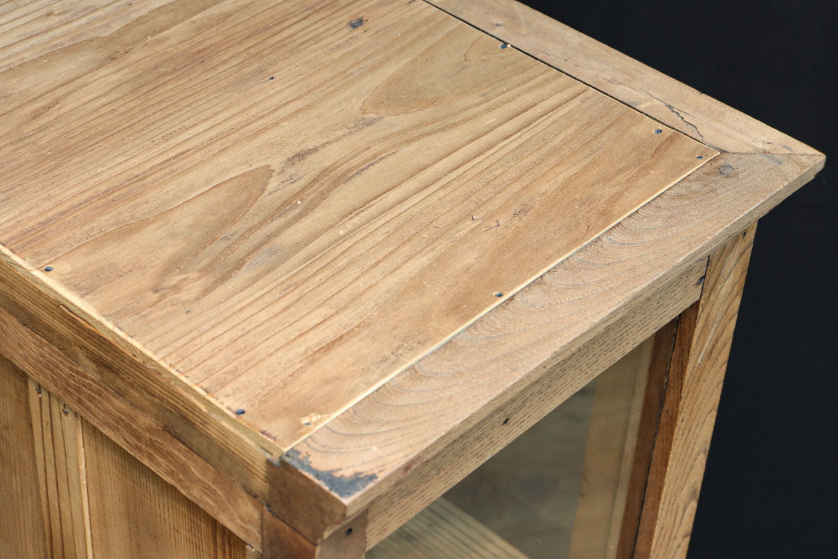 Three-sided glass case BB3294