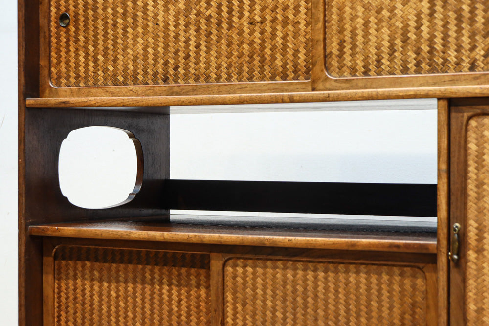 伝統的な網代編みの趣きを身近に感じられる茶箪笥　BB3299