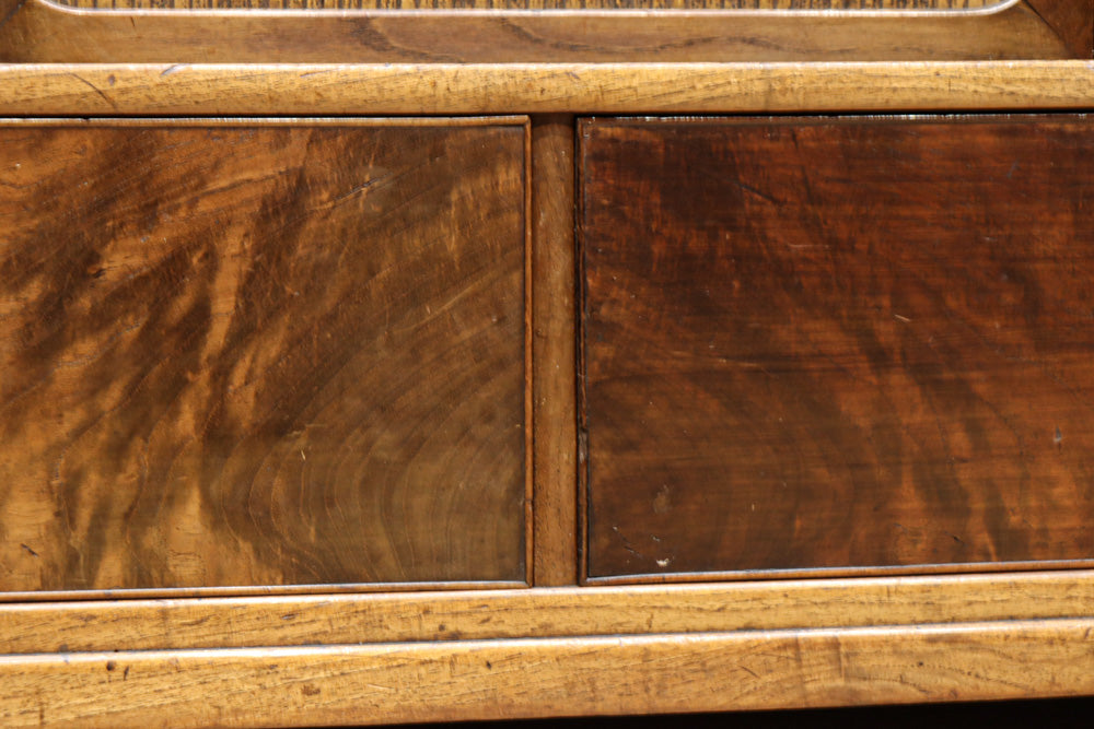 伝統的な網代編みの趣きを身近に感じられる茶箪笥　BB3299