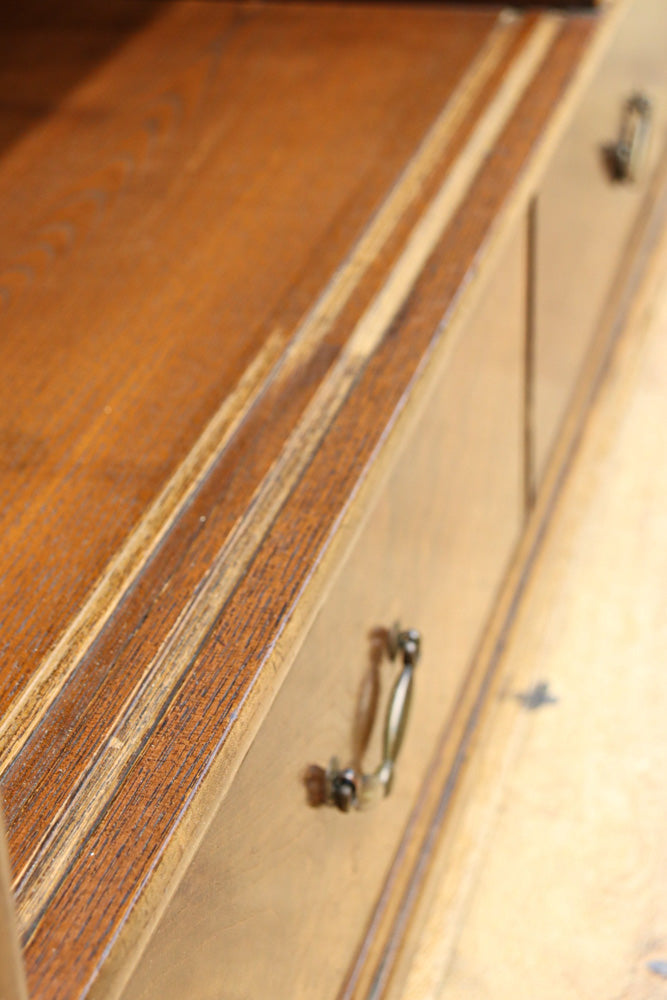 伝統的な網代編みの趣きを身近に感じられる茶箪笥　BB3299