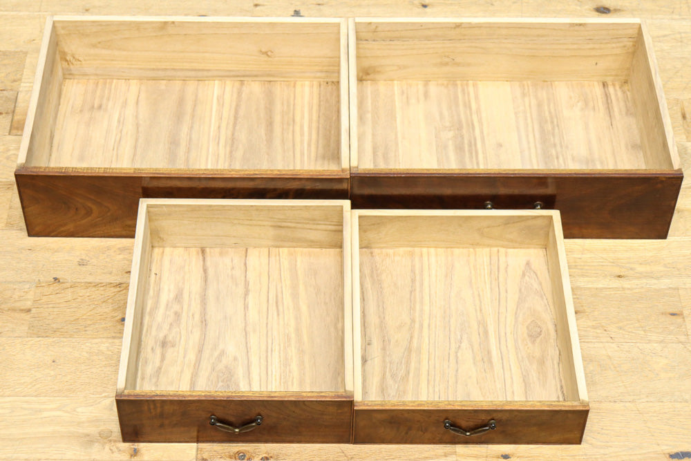 伝統的な網代編みの趣きを身近に感じられる茶箪笥　BB3299