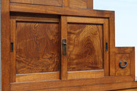 極上の杢目に艶やかな光沢が放つ上品な佇まいの階段箪笥　BB3300