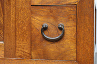 極上の杢目に艶やかな光沢が放つ上品な佇まいの階段箪笥　BB3300