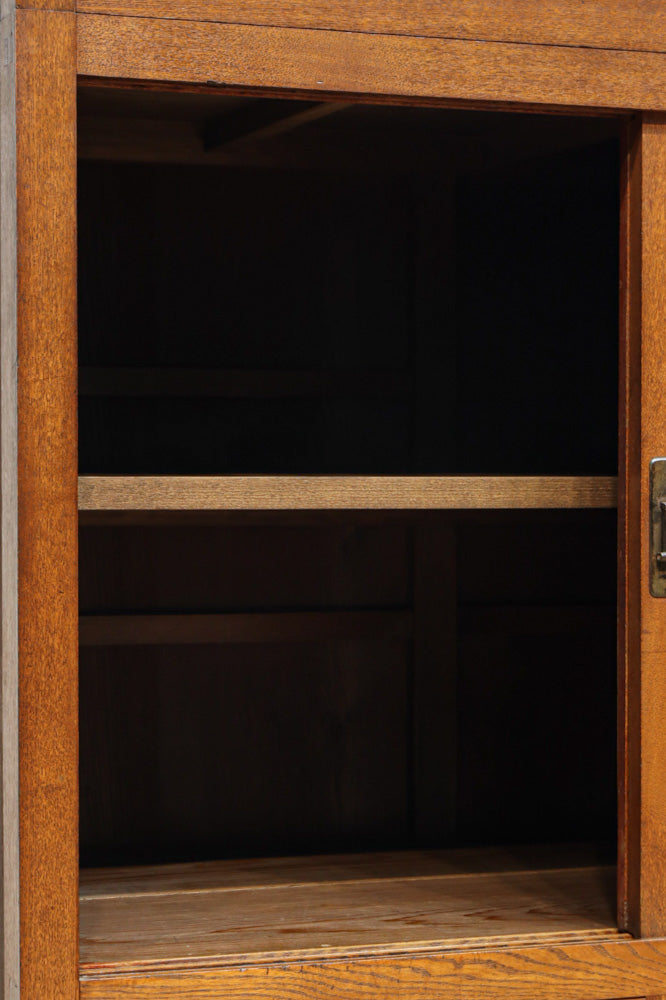 極上の杢目に艶やかな光沢が放つ上品な佇まいの階段箪笥　BB3300