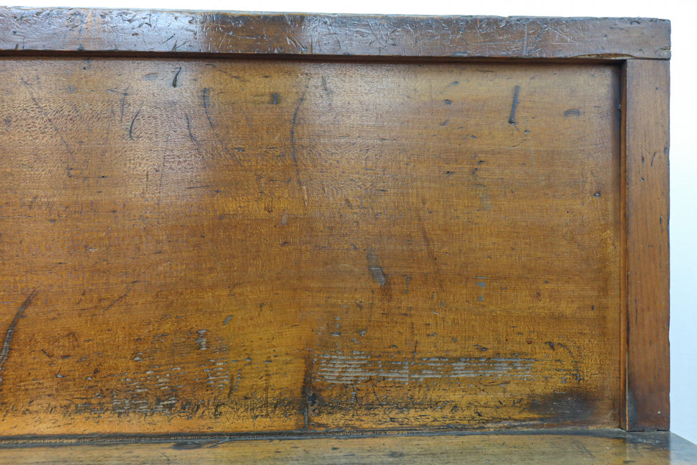 極上の杢目に艶やかな光沢が放つ上品な佇まいの階段箪笥　BB3300