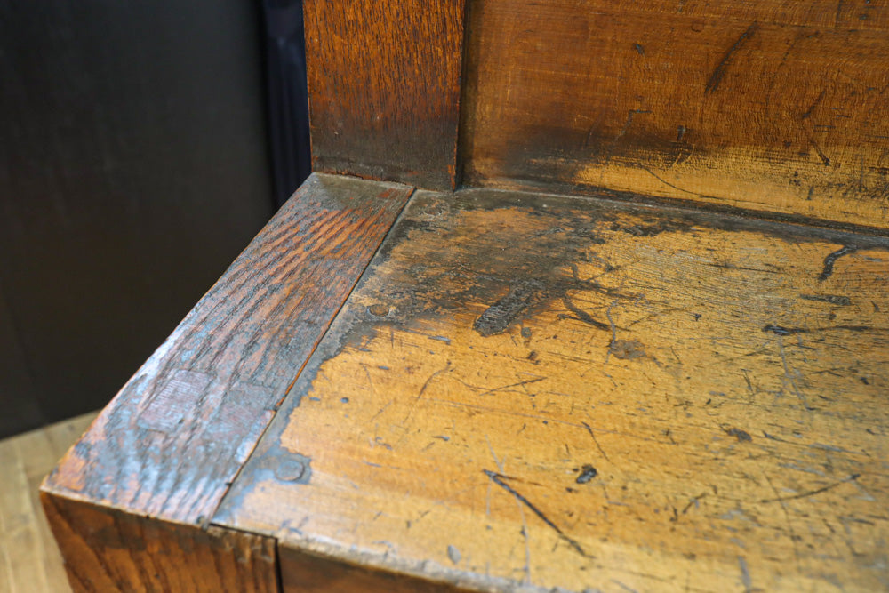 極上の杢目に艶やかな光沢が放つ上品な佇まいの階段箪笥　BB3300