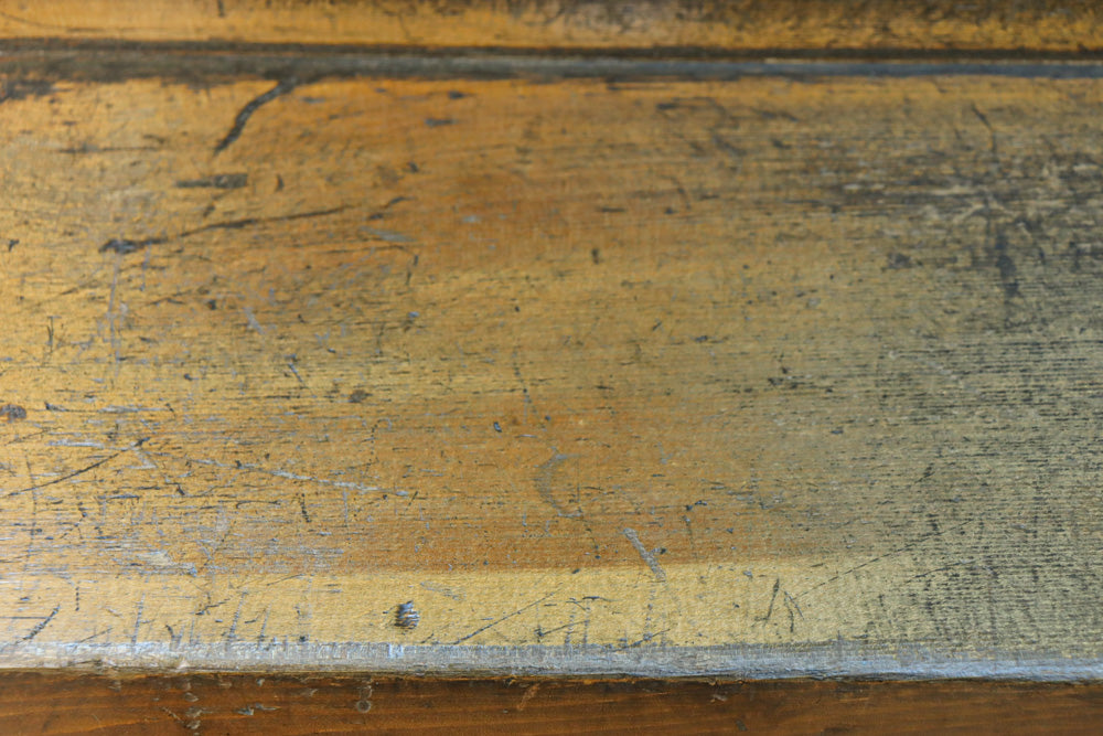 極上の杢目に艶やかな光沢が放つ上品な佇まいの階段箪笥　BB3300