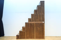 極上の杢目に艶やかな光沢が放つ上品な佇まいの階段箪笥　BB3300