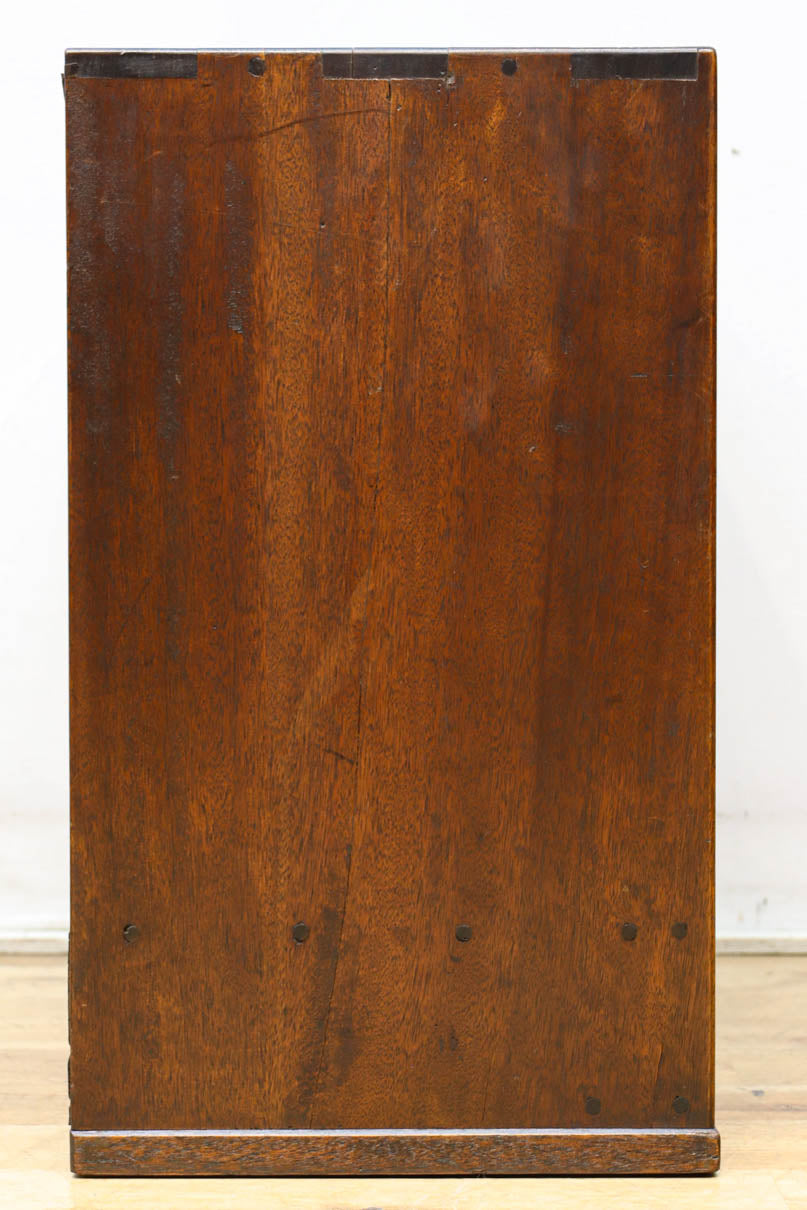 穏やかな色彩で使い勝手の良い小箪笥　BB3306