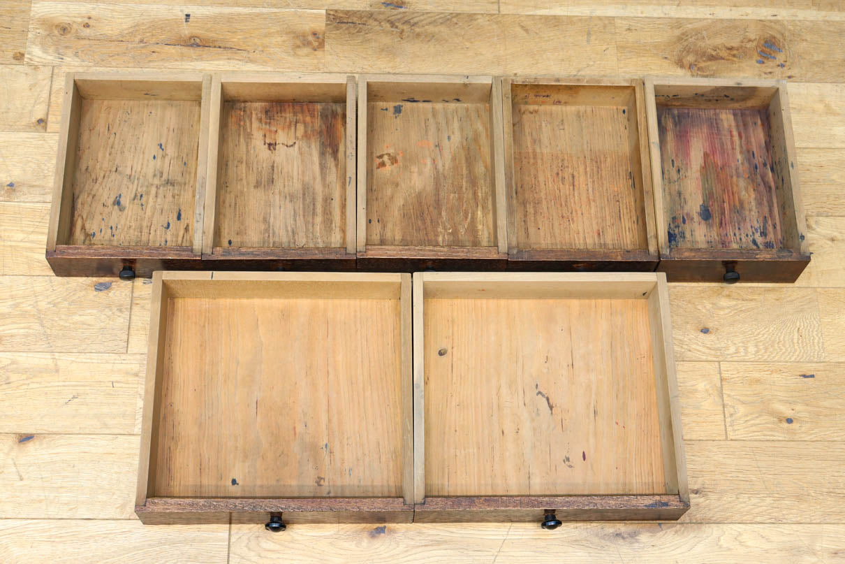 穏やかな色彩で使い勝手の良い小箪笥　BB3306