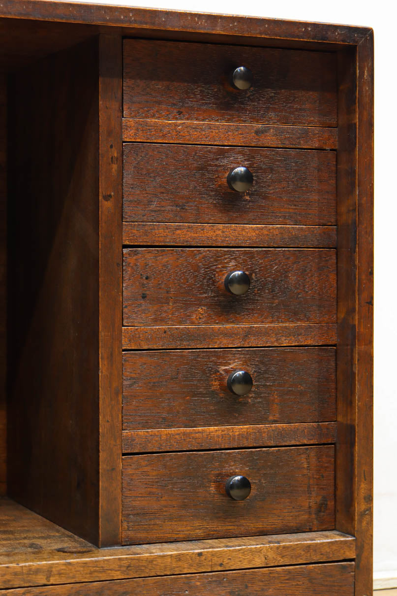 穏やかな色彩で使い勝手の良い小箪笥　BB3306