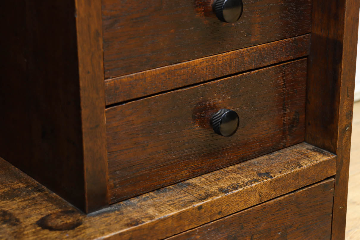 穏やかな色彩で使い勝手の良い小箪笥　BB3306