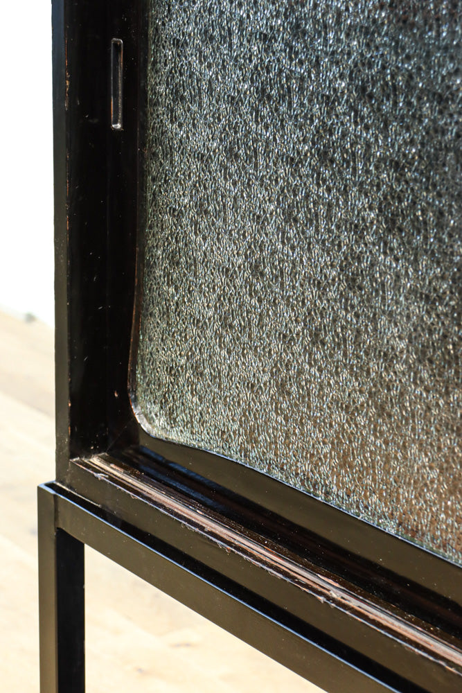 ダイヤガラスが煌めくレトロモダンなアイアンフレーム付きガラスケース　BB3312