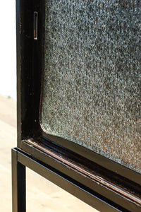 ダイヤガラスが煌めくレトロモダンなアイアンフレーム付きガラスケース　BB3312