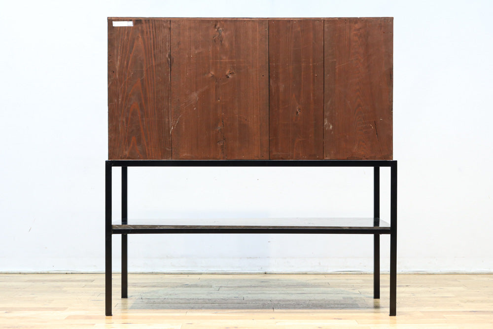 ダイヤガラスが煌めくレトロモダンなアイアンフレーム付きガラスケース　BB3312