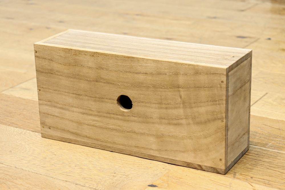 稀少サイズ!! 鶴亀の豪華装飾金具で華やかな面持ちをした庄内箪笥　BB3313