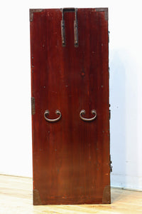 稀少サイズ!! 鶴亀の豪華装飾金具で華やかな面持ちをした庄内箪笥　BB3313