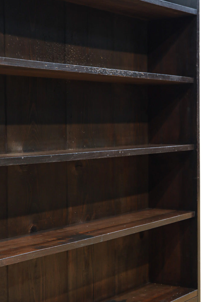 味わいが滲み出た使い勝手の良い本棚　BB3314